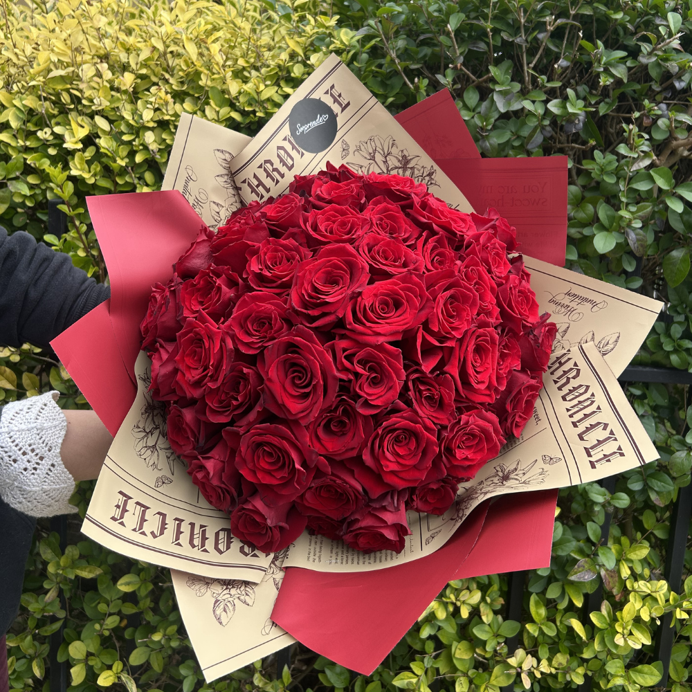 RAMO BUCHON 50 ROSAS ROJAS