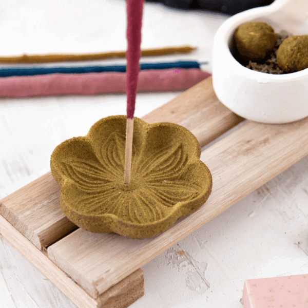 PORTA SAHUMERIO DE ARENA FLORES